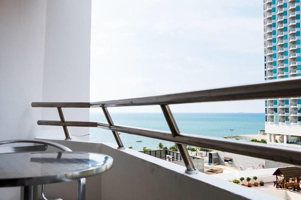 Markland Beach View Pattaya Exterior photo
