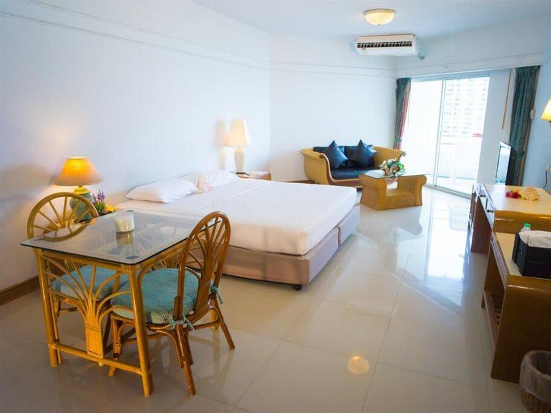 Markland Beach View Pattaya Exterior photo