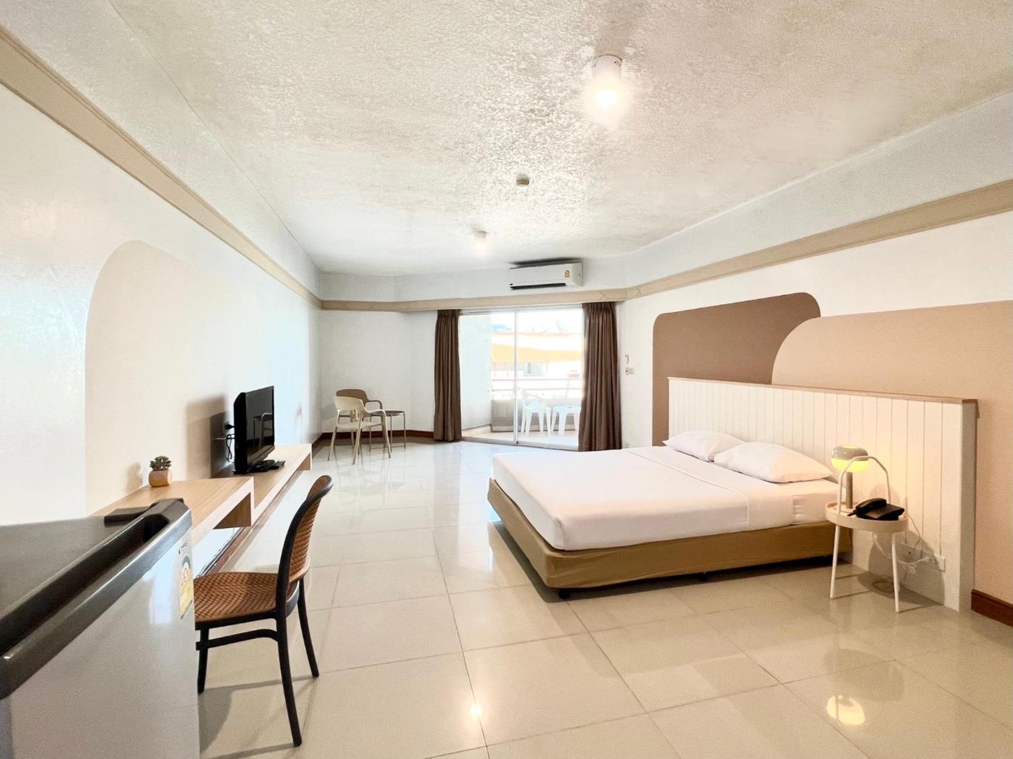 Markland Beach View Pattaya Exterior photo