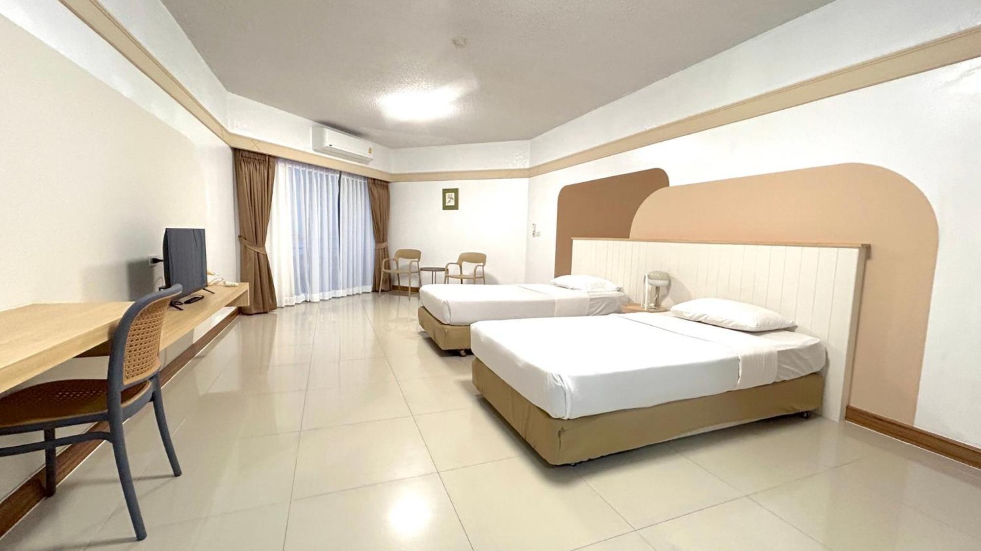 Markland Beach View Pattaya Exterior photo